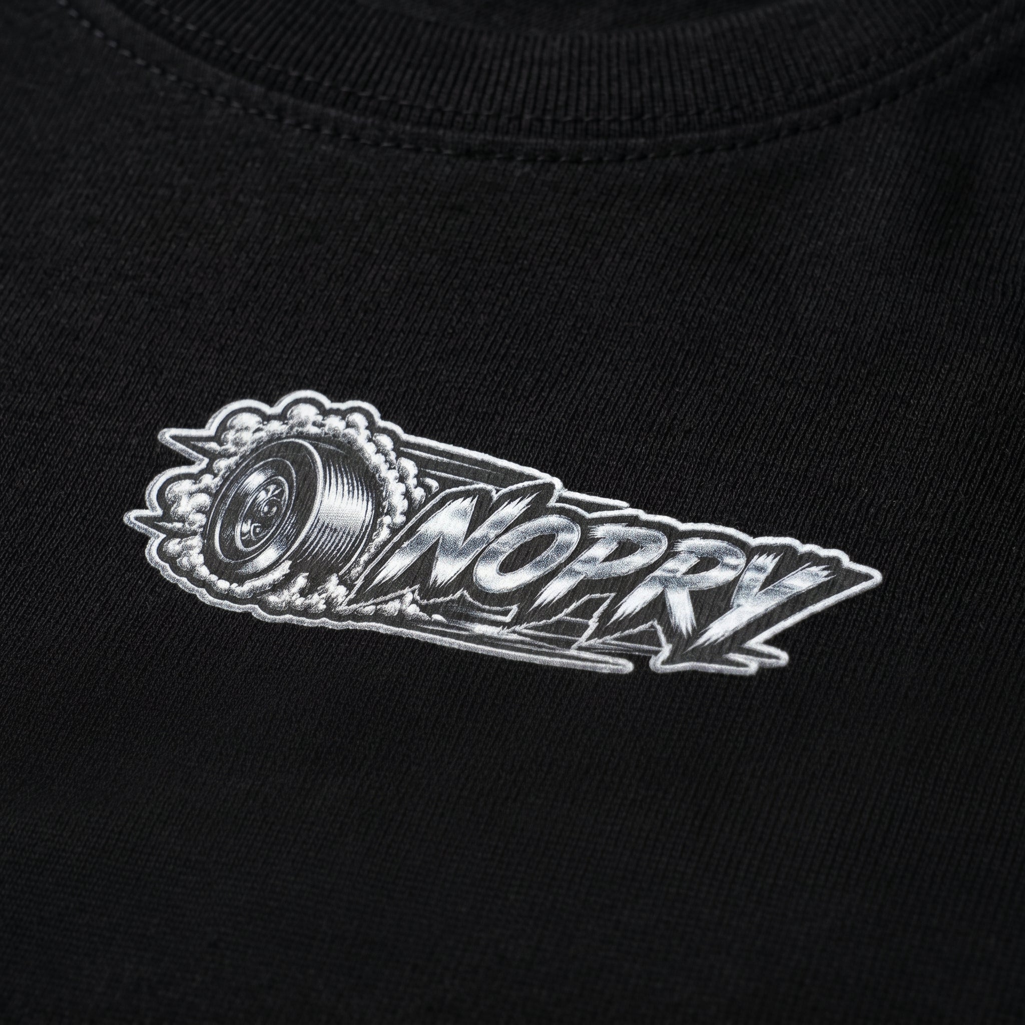Polera manga larga negra / Monster Truck
